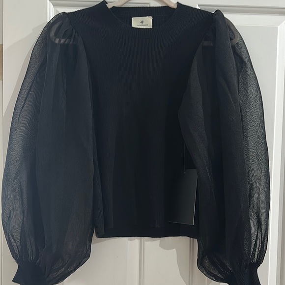 Tuckernuck Black Puff Sleeve Boxy Blouse - Picture 1 of 3